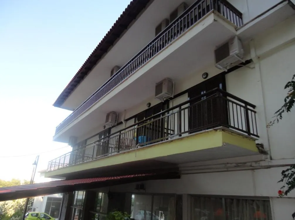 Chris Apartments Metamorfosi
