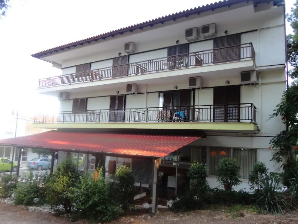Chris Apartments Μεταμόρφωση